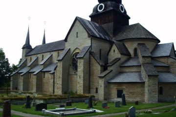144-04.08. Klosterruninen und Kirche Varnhem